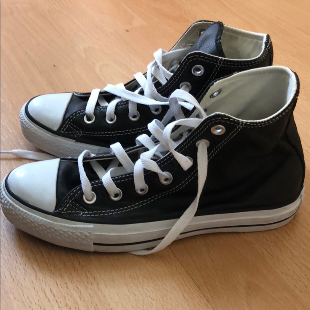 Black leather converse